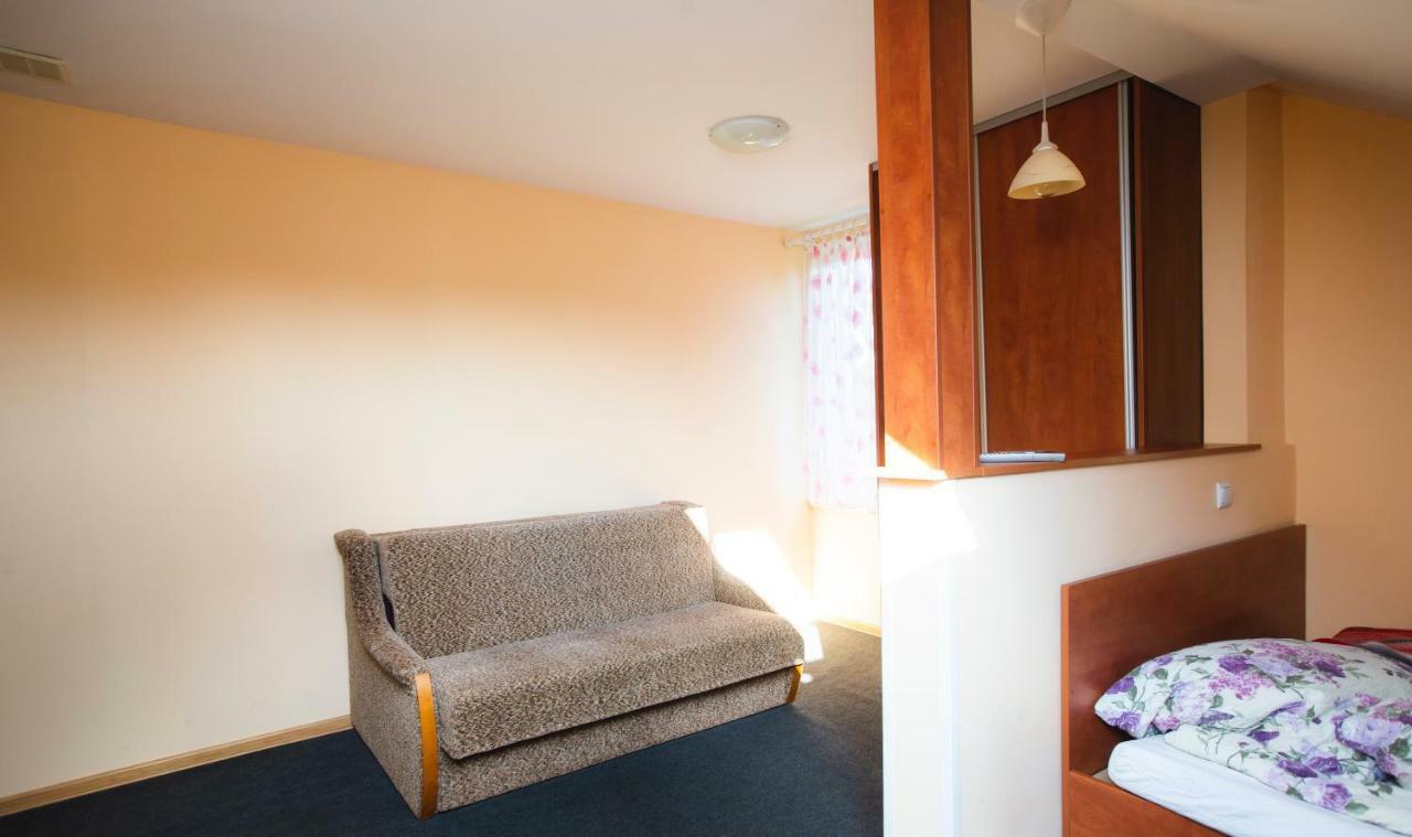 Letnisko Apartment Zwierzyniec ภายนอก รูปภาพ